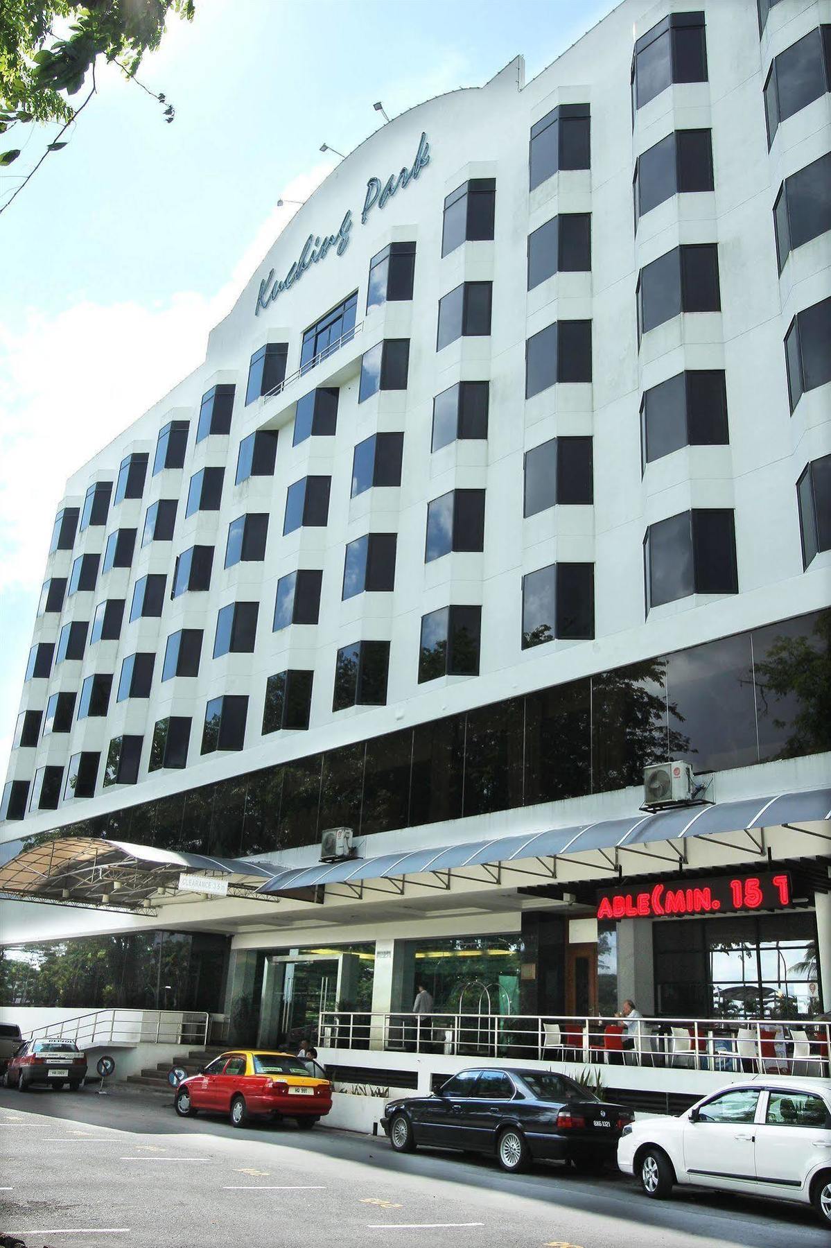 Kuching Park Hotel Екстер'єр фото